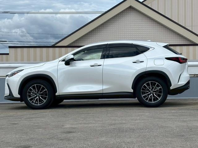 ＮＸ ＮＸ３５０ｈ　純正１４インチデカナビ／パノラミックビューモニター／赤レザーシート／プリクラッシュセーフティ／１オーナー／クリアランスソナー／ヘッドアップディスプレイ／ブラインドスポットモニター／（2枚目）