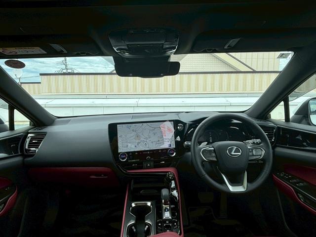 ＮＸ ＮＸ３５０ｈ　純正１４インチデカナビ／パノラミックビューモニター／赤レザーシート／プリクラッシュセーフティ／１オーナー／クリアランスソナー／ヘッドアップディスプレイ／ブラインドスポットモニター／（5枚目）