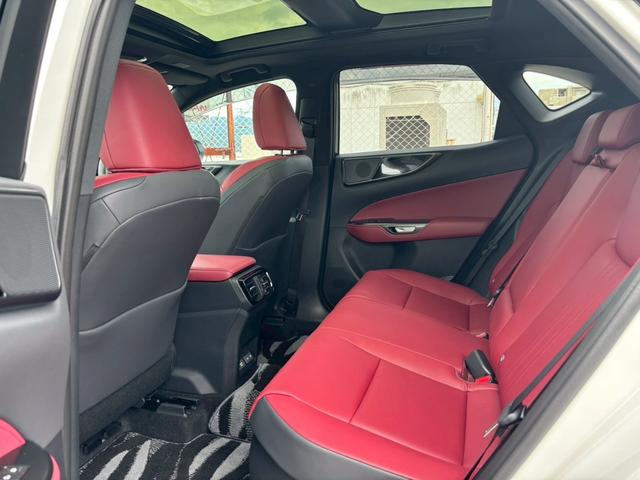 ＮＸ ＮＸ３５０ｈ　純正１４インチデカナビ／パノラミックビューモニター／赤レザーシート／プリクラッシュセーフティ／１オーナー／クリアランスソナー／ヘッドアップディスプレイ／ブラインドスポットモニター／（8枚目）