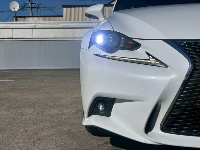 ＩＳ ＩＳ３００ｈ　Ｆスポーツ　メーカーナビ／Ｂｌｕｅｔｏｏｔｈ／フルセグＴＶ／バックモニター／赤レザーシート／サンルーフ／クリアランスソナー／メモリー機能付運転席・助手席パワーシート／ＤＵＡＬオートエアコン／クルーズコントロール（31枚目）