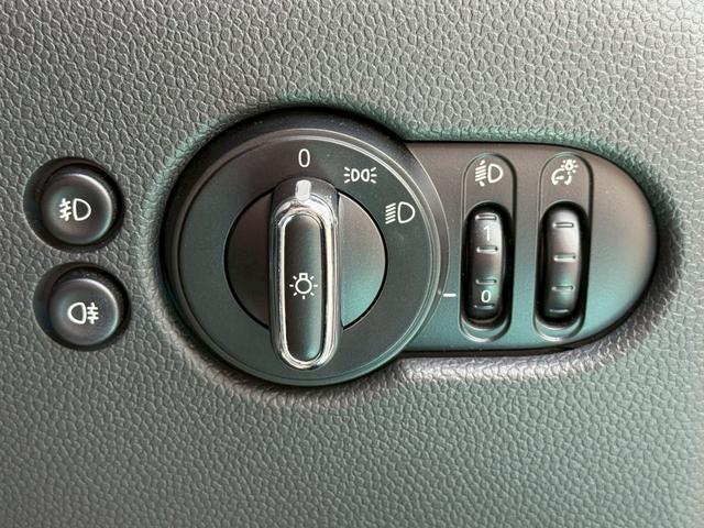ＭＩＮＩ クーパー　純正ナビ／Ｂｌｕｅｔｏｏｔｈ／プッシュスタート／アイドリングストップ／ＥＴＣ／純正１５インチＡＷ／１オーナー／禁煙車（17枚目）