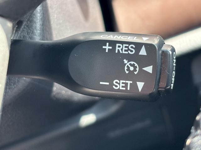 エスクァイア ハイブリッドＧｉ　純正９インチナビ／ＨＤＭＩ／Ｂｌｕｅｔｏｏｔｈ／フルセグＴＶ／バックモニター／純正フリップダウンモニター／両側電動スライドドア／クルーズコントロール／ＬＥＤヘッドライト／純正１５インチＡＷ（22枚目）