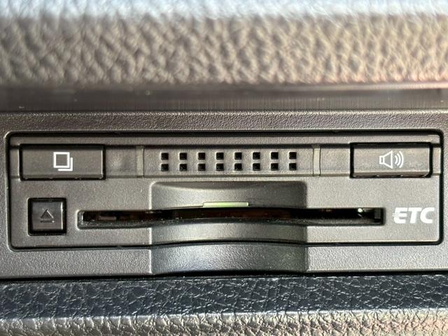 エスクァイア ハイブリッドＧｉ　純正９インチナビ／ＨＤＭＩ／Ｂｌｕｅｔｏｏｔｈ／フルセグＴＶ／バックモニター／純正フリップダウンモニター／両側電動スライドドア／クルーズコントロール／ＬＥＤヘッドライト／純正１５インチＡＷ（29枚目）