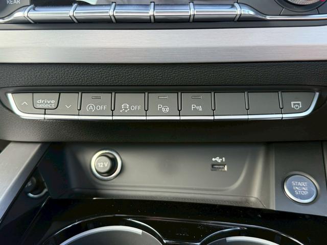 Ａ５スポーツバック ４０ＴＤＩクワトロ　Ｓライン　純正１０．１インチデカナビ／Ｂｌｕｅｔｏｏｔｈ／ＴＶチューナー／３６０°ビュー・モニター／デジタルインナーミラー／バーチャルコックピット／半革シート／ブラインドスポットモニター（29枚目）
