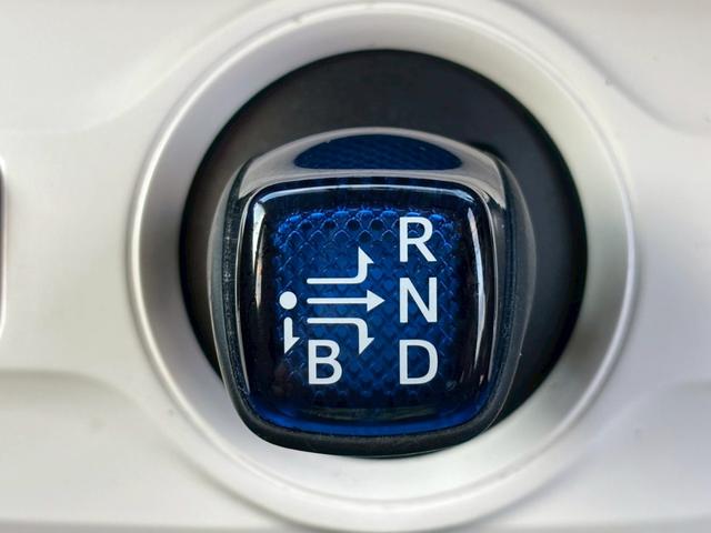 プリウス Ｓ　ＭＯＤＥＬＬＩＳＴＡ（モデリスタ）フルエアロ／ＬＥＤヘッドライト／純正ナビ／Ｂｌｕｅｔｏｏｔｈ／フルセグＴＶ／バックモニター／ＷｅｄｓＳｐｏｒｔ（ウェッズスポーツ）１７インチＡＷ（18枚目）