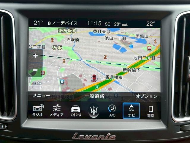 レヴァンテ ベースグレード　左ハンドル／サンルーフ／サラウンドビューモニター／赤革シート／ブラインドスポットモニター／Ｃｈｒｏｍｉｕｍ（クロミウム）２２インチＡＷ（15枚目）