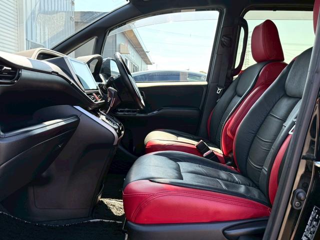 ヴォクシー ＺＳ　煌ＩＩ　ＭＯＤＥＬＬＩＳＴＡ／純正１０インチデカナビ／純正１２．１インチフリップダウンモニター／トヨタセーフティセンス／両側電動スライドドア／社外１８インチＡＷ（7枚目）