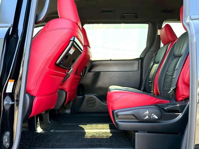 ヴォクシー ＺＳ　煌ＩＩ　ＭＯＤＥＬＬＩＳＴＡ／純正１０インチデカナビ／純正１２．１インチフリップダウンモニター／トヨタセーフティセンス／両側電動スライドドア／社外１８インチＡＷ（8枚目）