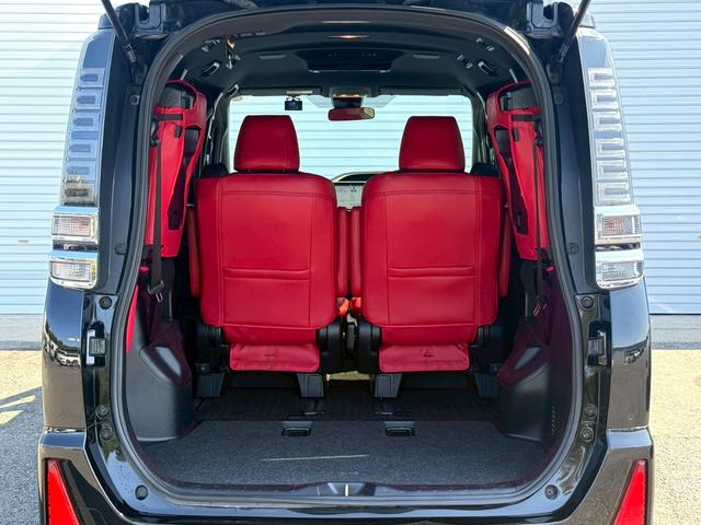 ヴォクシー ＺＳ　煌ＩＩ　ＭＯＤＥＬＬＩＳＴＡ／純正１０インチデカナビ／純正１２．１インチフリップダウンモニター／トヨタセーフティセンス／両側電動スライドドア／社外１８インチＡＷ（12枚目）