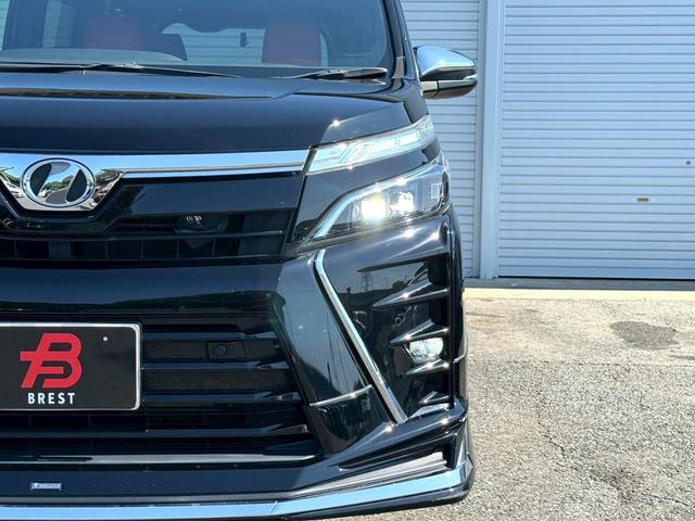ヴォクシー ＺＳ　煌ＩＩ　ＭＯＤＥＬＬＩＳＴＡ／純正１０インチデカナビ／純正１２．１インチフリップダウンモニター／トヨタセーフティセンス／両側電動スライドドア／社外１８インチＡＷ（39枚目）