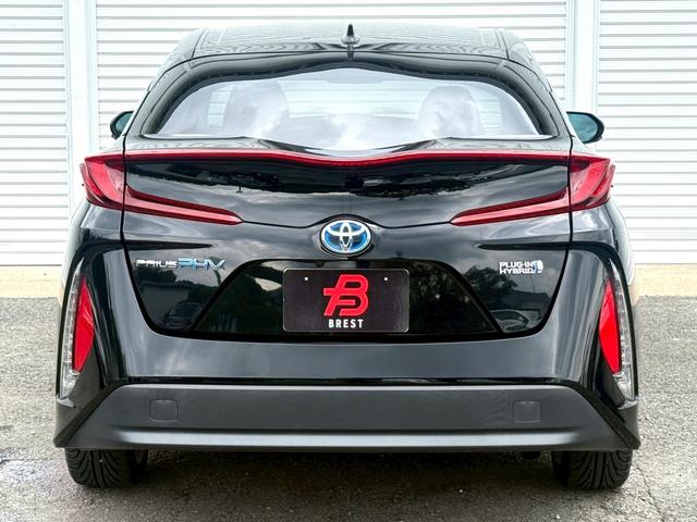 プリウスＰＨＶ Ｓナビパッケージ　純正１１．６インチナビ／Ｂｌｕｅｔｏｏｔｈ／フルセグＴＶ／バックモニター／トヨタセーフティセンス／１７インチＡＷ（4枚目）