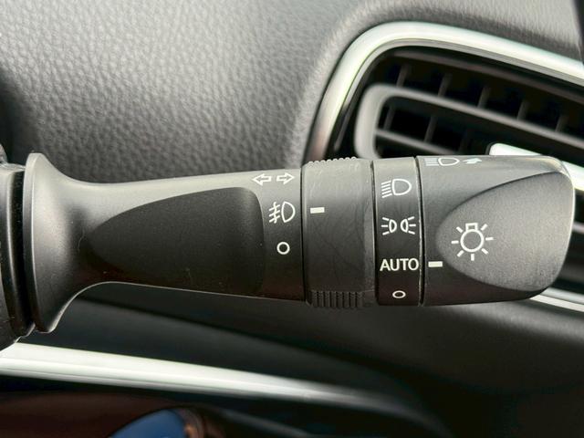 プリウスＰＨＶ Ｓナビパッケージ　純正１１．６インチナビ／Ｂｌｕｅｔｏｏｔｈ／フルセグＴＶ／バックモニター／トヨタセーフティセンス／１７インチＡＷ（19枚目）