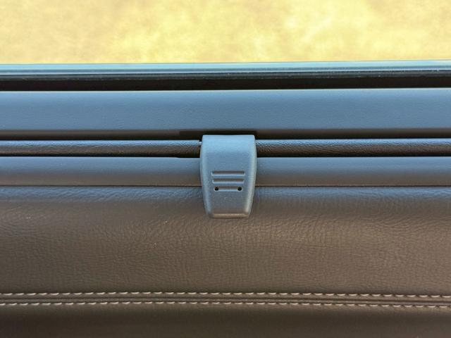 NISSAN ELGRAND 250HIGHWAY STAR BLACK LEATHER