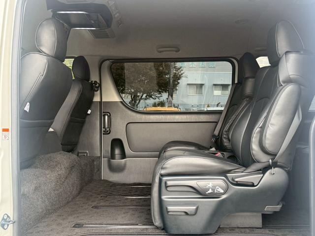 ハイエースワゴン 　１０人乗／ＡＬＰＩＮＥ１１チンチナビ／ＡＬＰＩＮＥ１２．８インチフリップダウンモニター／両側電動スライドドア／デジタルインナーミラー／ＬＥＤヘッドライト（8枚目）
