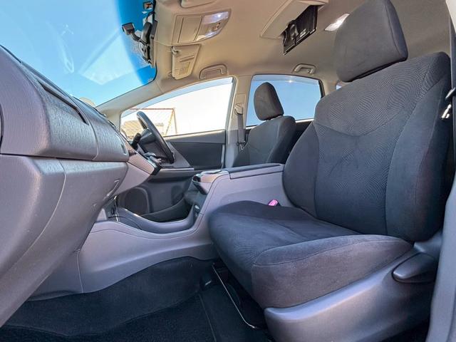 プリウスアルファ S チューン ブラック ALPINE9インチナビ/Bluetooth/フルセグTV/フリップダウンモニター/純正16インチAW/MODELLISTAエアロ/革巻ステアリング/クルーズコントロール/デジタルミラー+ドラレコ(7枚目)