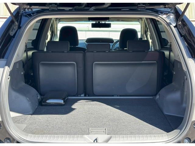 プリウスアルファ S チューン ブラック ALPINE9インチナビ/Bluetooth/フルセグTV/フリップダウンモニター/純正16インチAW/MODELLISTAエアロ/革巻ステアリング/クルーズコントロール/デジタルミラー+ドラレコ(10枚目)