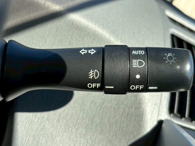 プリウスアルファ S チューン ブラック ALPINE9インチナビ/Bluetooth/フルセグTV/フリップダウンモニター/純正16インチAW/MODELLISTAエアロ/革巻ステアリング/クルーズコントロール/デジタルミラー+ドラレコ(19枚目)