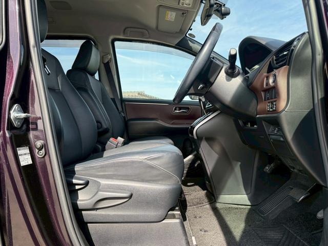 エスクァイア Gi 純正9インチデカナビ/Bluetooth/フルセグTV/バックモニター/純正11インチフリップダウンモニター/純正16インチAW/両側電動スライド/オートハイビーム/クルーズコントロール/ETC(6枚目)