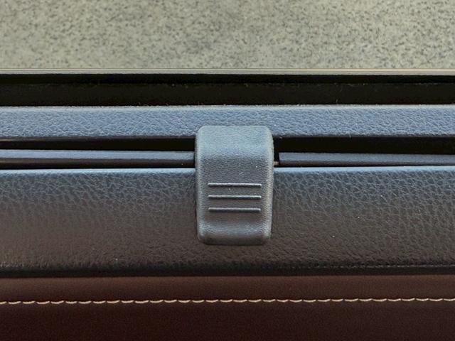 エスクァイア Gi 純正9インチデカナビ/Bluetooth/フルセグTV/バックモニター/純正11インチフリップダウンモニター/純正16インチAW/両側電動スライド/オートハイビーム/クルーズコントロール/ETC(33枚目)