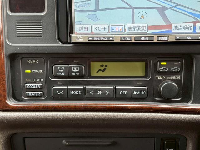 ハイエースワゴン スーパーカスタムリミテッド　ディーゼル／ターボ／７人乗／サンルーフ／ドラレコ／ＳＤナビ／ＴＶ／バックモニター／純正１５インチＡＷ／３ムーンルーフ／ウッドコンビハンドル／運転席パワーシート／ＥＴＣ／ユーザー買取車／保証書（21枚目）