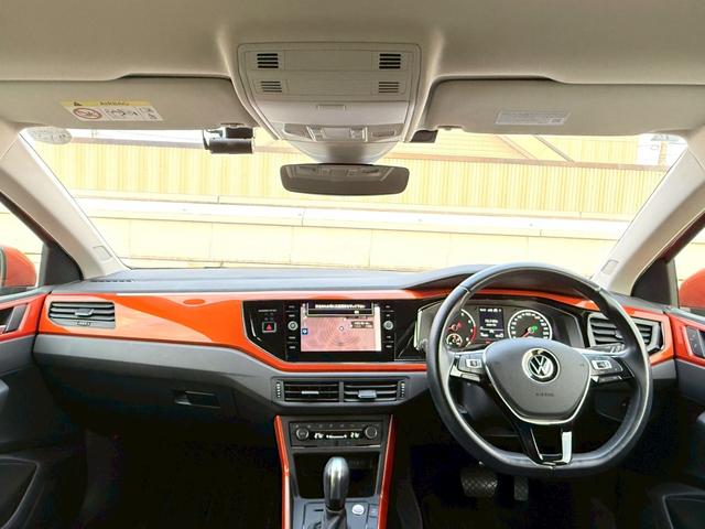 ポロ TSIコンフォートライン メーカーナビ/Bluetooth/バックモニター/アダプティブクルーズコントロール/ブラインドスポットモニター/純正15インチAW/セーフティPKG/LEDヘッドライト/革巻ステア/バックモニター(5枚目)
