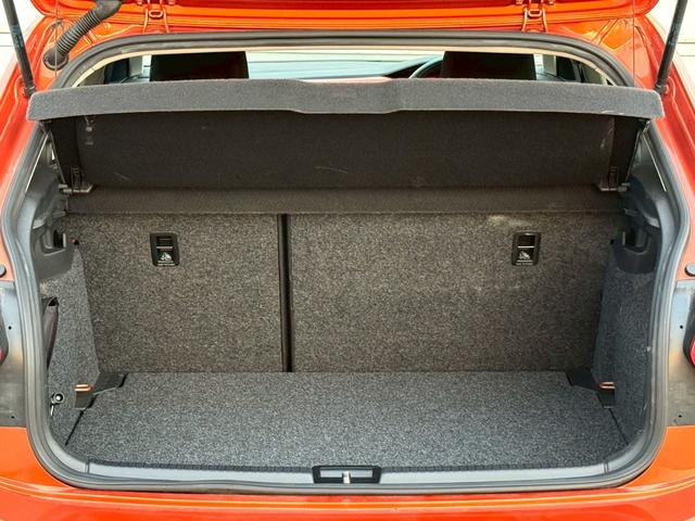 ポロ TSIコンフォートライン メーカーナビ/Bluetooth/バックモニター/アダプティブクルーズコントロール/ブラインドスポットモニター/純正15インチAW/セーフティPKG/LEDヘッドライト/革巻ステア/バックモニター(10枚目)