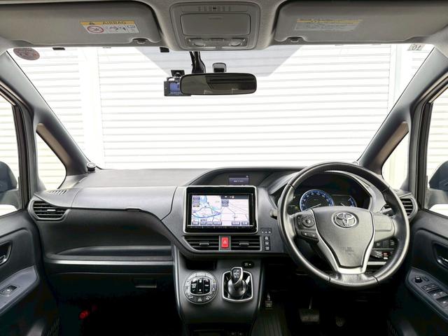 ヴォクシー ハイブリッドV 純正9インチデカナビ/Bluetooth/フルセグTV/バックモニター/ALPINEフリップダウンモニター/両側電動スライドドア/ドラレコ/シートヒーター/置くだけ充電/LEDヘッドライト/ETC(5枚目)