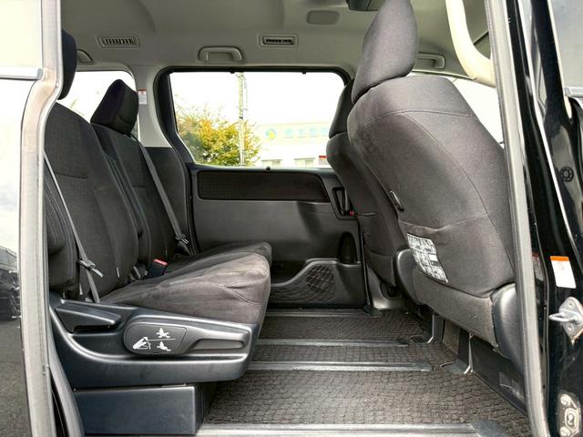 ヴォクシー ハイブリッドV 純正9インチデカナビ/Bluetooth/フルセグTV/バックモニター/ALPINEフリップダウンモニター/両側電動スライドドア/ドラレコ/シートヒーター/置くだけ充電/LEDヘッドライト/ETC(9枚目)