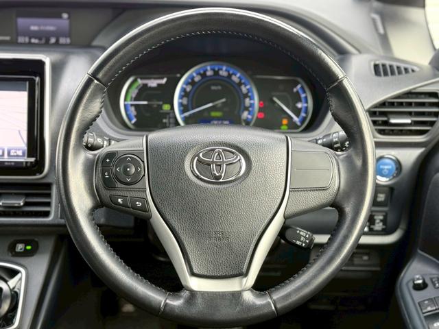 ヴォクシー ハイブリッドV 純正9インチデカナビ/Bluetooth/フルセグTV/バックモニター/ALPINEフリップダウンモニター/両側電動スライドドア/ドラレコ/シートヒーター/置くだけ充電/LEDヘッドライト/ETC(19枚目)
