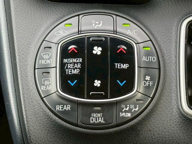 ヴォクシー ハイブリッドV 純正9インチデカナビ/Bluetooth/フルセグTV/バックモニター/ALPINEフリップダウンモニター/両側電動スライドドア/ドラレコ/シートヒーター/置くだけ充電/LEDヘッドライト/ETC(28枚目)