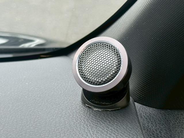 ヴォクシー ハイブリッドV 純正9インチデカナビ/Bluetooth/フルセグTV/バックモニター/ALPINEフリップダウンモニター/両側電動スライドドア/ドラレコ/シートヒーター/置くだけ充電/LEDヘッドライト/ETC(31枚目)