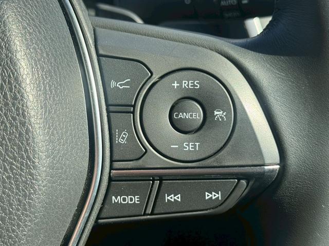 カムリ ＷＳレザーパッケージ　サンルーフ／パノラミックビューモニター／ブラインドスポットモニター／ヘッドアップディスプレイ／セーフティセンス／純正１６インチＡＷ／純正９インチディスプレイオーディオ＋ナビシートヒーター／プリクラ（17枚目）