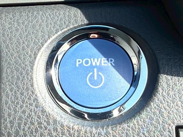 カムリ ＷＳレザーパッケージ　サンルーフ／パノラミックビューモニター／ブラインドスポットモニター／ヘッドアップディスプレイ／セーフティセンス／純正１６インチＡＷ／純正９インチディスプレイオーディオ＋ナビシートヒーター／プリクラ（20枚目）