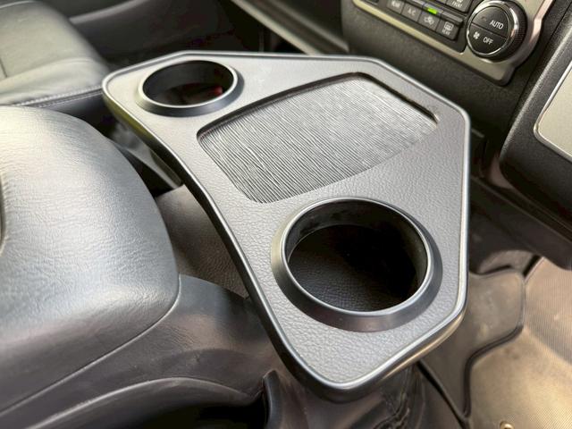 ハイエースワゴン グランドキャビン ALPINE11インチナビ/Bluetooth/フルセグTV/パノラミックビューモニター/デジタルミラー/電動スライド/トヨタセーフティセンス/CRIMSON(クリムソン) BARBERO17インチ(33枚目)