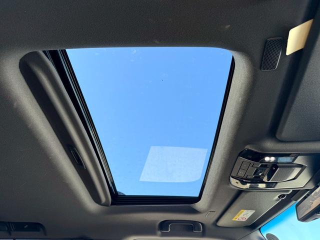 ランドクルーザー２５０ ＺＸ　ＭＯＤＥＬＬＩＳＴＡ／サンルーフ／オーバーフェンダー／フェンダー・バックドアガーニッシュ／リヤバンパーステップガード／リヤスポイラー／純正１２．３インチナビ／パノラマモニター／ＨＵＤ／ＢＳＭ（13枚目）