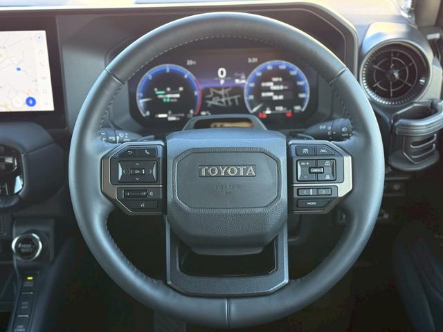 ランドクルーザー２５０ ＺＸ　ＭＯＤＥＬＬＩＳＴＡ／サンルーフ／オーバーフェンダー／フェンダー・バックドアガーニッシュ／リヤバンパーステップガード／リヤスポイラー／純正１２．３インチナビ／パノラマモニター／ＨＵＤ／ＢＳＭ（21枚目）