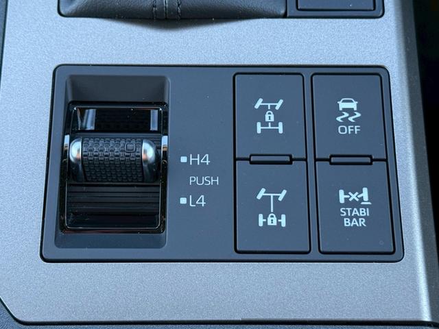 ランドクルーザー２５０ ＺＸ　ＭＯＤＥＬＬＩＳＴＡ／サンルーフ／オーバーフェンダー／フェンダー・バックドアガーニッシュ／リヤバンパーステップガード／リヤスポイラー／純正１２．３インチナビ／パノラマモニター／ＨＵＤ／ＢＳＭ（30枚目）