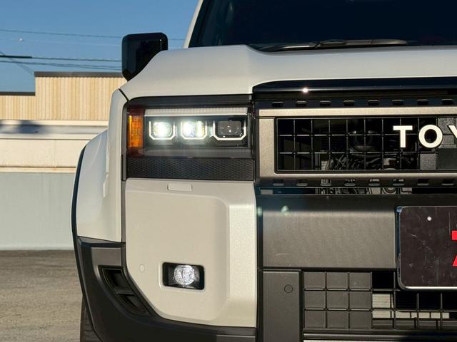 ランドクルーザー２５０ ＺＸ　ＭＯＤＥＬＬＩＳＴＡ／サンルーフ／オーバーフェンダー／フェンダー・バックドアガーニッシュ／リヤバンパーステップガード／リヤスポイラー／純正１２．３インチナビ／パノラマモニター／ＨＵＤ／ＢＳＭ（41枚目）