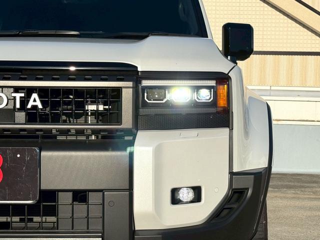 ランドクルーザー２５０ ＺＸ　ＭＯＤＥＬＬＩＳＴＡ／サンルーフ／オーバーフェンダー／フェンダー・バックドアガーニッシュ／リヤバンパーステップガード／リヤスポイラー／純正１２．３インチナビ／パノラマモニター／ＨＵＤ／ＢＳＭ（42枚目）