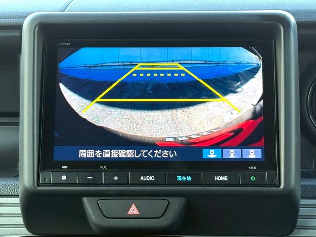 バックカメラ装備。駐車が苦手な方には欠かせません。