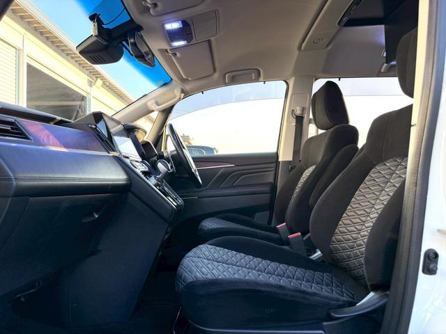 デリカＤ：５ Ｐ　純正１０インチナビ／純正１２インチフリップダウンモニター／電動ステップ／全方位カメラ／ＨＤＭＩ／フルセグＴＶ／両側電動スライド／ＢＳＭ／パワーシート／ドラレコ／ＥＴＣ／ＬＥＤ／純正１９インチＡＷ（7枚目）