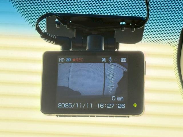 デリカＤ：５ Ｐ　純正１０インチナビ／純正１２インチフリップダウンモニター／電動ステップ／全方位カメラ／ＨＤＭＩ／フルセグＴＶ／両側電動スライド／ＢＳＭ／パワーシート／ドラレコ／ＥＴＣ／ＬＥＤ／純正１９インチＡＷ（14枚目）