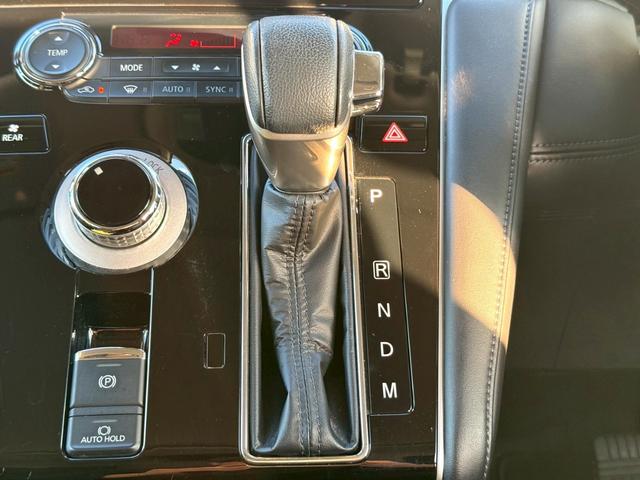 デリカＤ：５ Ｐ　純正１０インチナビ／純正１２インチフリップダウンモニター／電動ステップ／全方位カメラ／ＨＤＭＩ／フルセグＴＶ／両側電動スライド／ＢＳＭ／パワーシート／ドラレコ／ＥＴＣ／ＬＥＤ／純正１９インチＡＷ（27枚目）