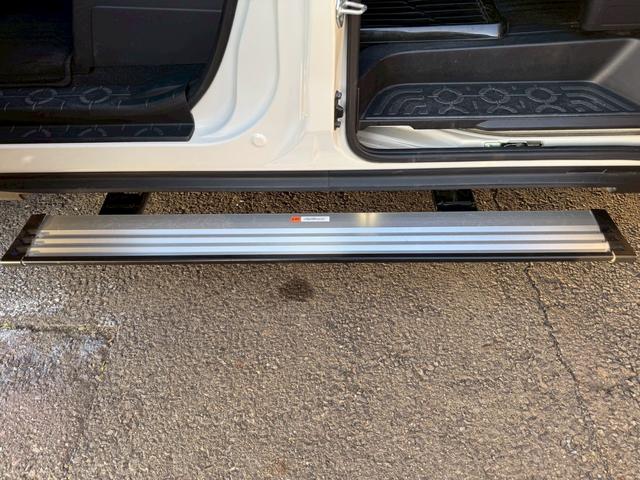 デリカＤ：５ Ｐ　純正１０インチナビ／純正１２インチフリップダウンモニター／電動ステップ／全方位カメラ／ＨＤＭＩ／フルセグＴＶ／両側電動スライド／ＢＳＭ／パワーシート／ドラレコ／ＥＴＣ／ＬＥＤ／純正１９インチＡＷ（36枚目）