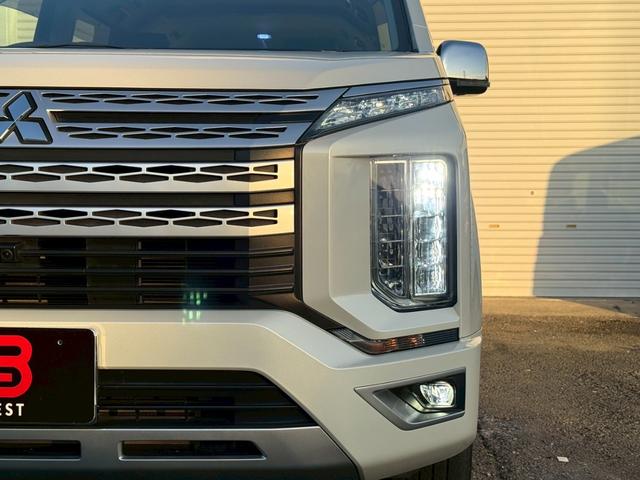 デリカＤ：５ Ｐ　純正１０インチナビ／純正１２インチフリップダウンモニター／電動ステップ／全方位カメラ／ＨＤＭＩ／フルセグＴＶ／両側電動スライド／ＢＳＭ／パワーシート／ドラレコ／ＥＴＣ／ＬＥＤ／純正１９インチＡＷ（40枚目）