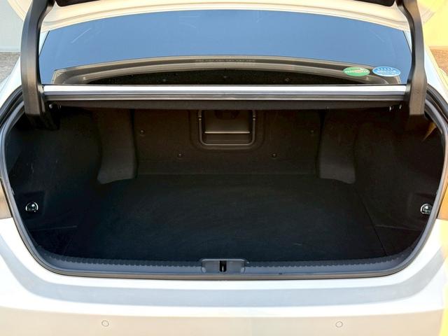 ＥＳ ＥＳ３００ｈ　バージョンＬ　マークレビンソン／サンルーフ／純正ドラレコ／黒革シート／ヘッドアップディスプレイ／純正１８インチＡＷ／メーカーナビ／Ｂｌｕｅｔｏｏｔｈ／フルセグＴＶ／パノラマモニター（10枚目）