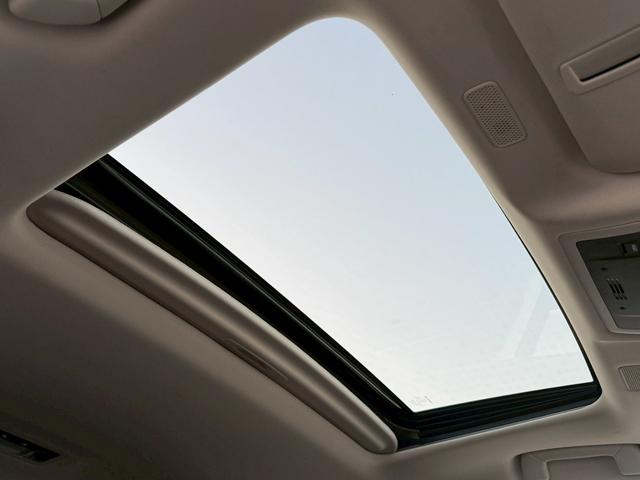 ＥＳ ＥＳ３００ｈ　バージョンＬ　マークレビンソン／サンルーフ／純正ドラレコ／黒革シート／ヘッドアップディスプレイ／純正１８インチＡＷ／メーカーナビ／Ｂｌｕｅｔｏｏｔｈ／フルセグＴＶ／パノラマモニター（11枚目）