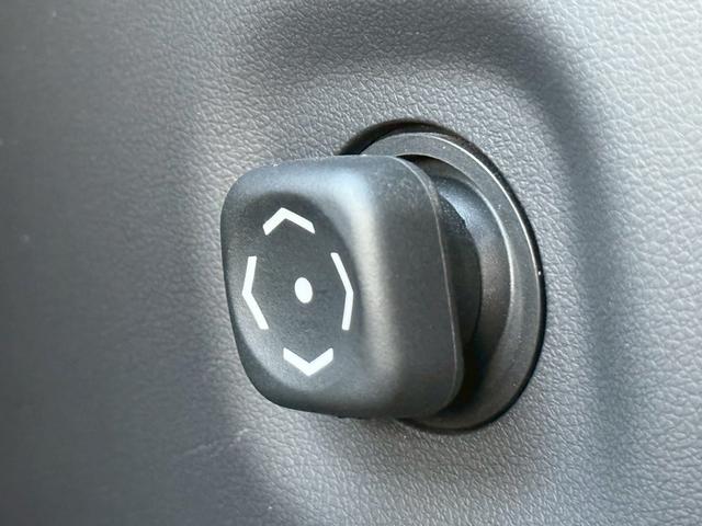 ＥＳ ＥＳ３００ｈ　バージョンＬ　マークレビンソン／サンルーフ／純正ドラレコ／黒革シート／ヘッドアップディスプレイ／純正１８インチＡＷ／メーカーナビ／Ｂｌｕｅｔｏｏｔｈ／フルセグＴＶ／パノラマモニター（30枚目）