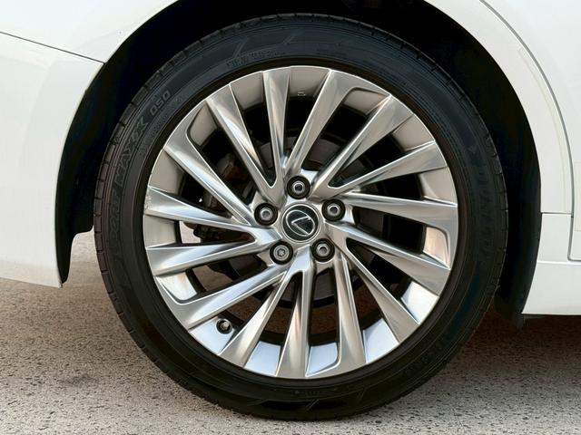 ＥＳ ＥＳ３００ｈ　バージョンＬ　マークレビンソン／サンルーフ／純正ドラレコ／黒革シート／ヘッドアップディスプレイ／純正１８インチＡＷ／メーカーナビ／Ｂｌｕｅｔｏｏｔｈ／フルセグＴＶ／パノラマモニター（44枚目）