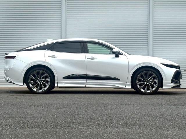 クラウンクロスオーバー Ｇアドバンスド・レザーパッケージ　ＭＯＤＥＬＬＩＳＴＡ／純正１２．３インチナビ／パノラミックビューモニター／ブラインドスポットモニター／セーフティセンス／クリアランスソナー／純正２１インチＡＷ／黒革／メモリー機能付パワーシート（2枚目）